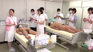 你好呀亲爱的！ 你愿意做我的老板吗？ 我是最听话的秘书！ 我会听从你的命令。 我很顺从，有点害羞。 我可以吮吸阴茎——这对我的工作很重要。 我可以不穿内裤工作，让你感觉良好。 如果你愿意，我可以赤身裸