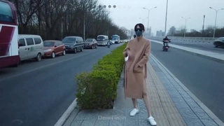 欧美短发女神在厨房自慰