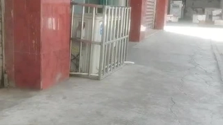 性欲旺盛的饥渴美女迫不及待的想要享受下黑人的大屌