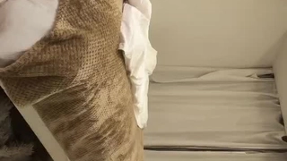 女神KTV淫乱4P 路途中车上被大叔抽水