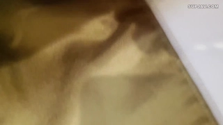 才艺钢琴新人小姐姐！弹完一曲边上自慰！单腿黑丝袜，自摸骚穴多是淫水，呻吟娇喘很是诱人