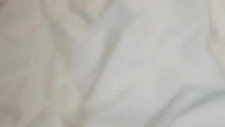 受人尊敬的德国学生充满激情地探索BDSM