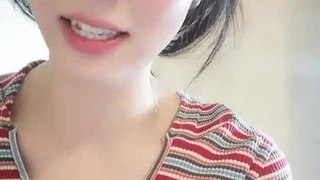 💖 裸聊界里的天花板逼逼嫩得出水的一对母女互相舔逼逼刷礼物让妈妈尿女儿嘴里对白精彩