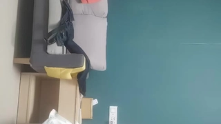VIXEN 一对有钱情侣在假期中共享完美红发美女