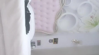 角色扮演少女在POV视频中疯狂