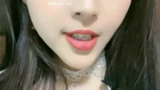 秘鲁夫妇与一个阳具丰满的男人享受热辣的邂逅