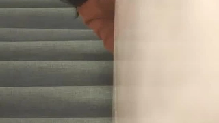 她洗完澡涂满润滑油并射在了身体里