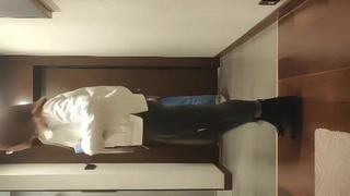 大型选妃现场二选一