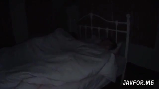 年轻夫妇沉迷于硬核骑乘和高潮快感